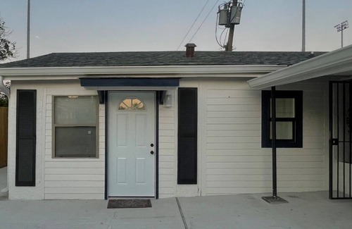 Behrman House | Cozy 2-bedroom house in beautiful New Orleans with AC, WiFi