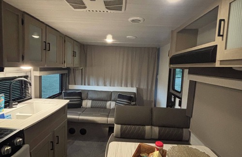 Islote House | Cozy 2-bedroom RV in amazing Islote with AC