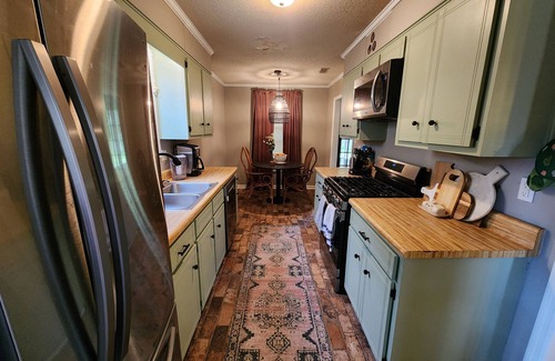 Gracewood House | Cozy 2 Bedroom Within 15 Minutes of The Masters