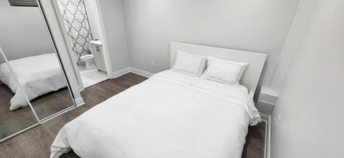 Georgetown Apartment | Cozy 2 Bedrooms & 2 Bathrooms Guest Suite with Electric Fireplace