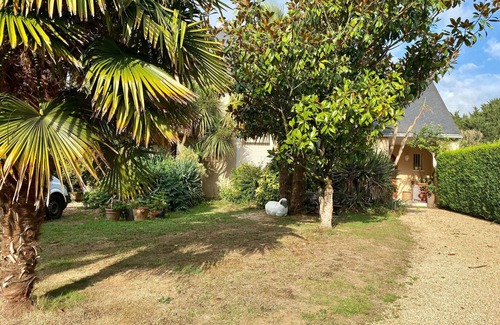 Pontchateau Cottage | Cozy 2000s Home in Peaceful Village, Private Garden, Nearby Beaches, WiFi, A/C, Parking