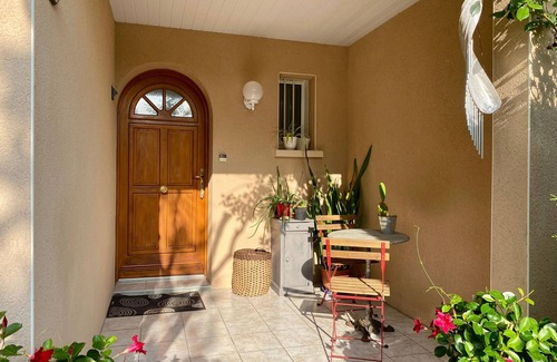 Pontchateau Cottage | Cozy 2000s Home in Peaceful Village, Private Garden, Nearby Beaches, WiFi, A/C, Parking