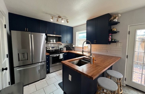 University Hills House | Cozy 2BD Dog-Friendly Townhome – Great July Rates!
