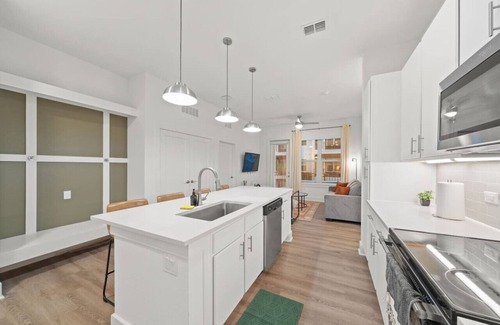 Tampa Apartment | Cozy, 2BD haven in heart of Tampa | Free Parking!