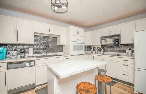 Rivertrace House | Cozy 2BR/1BA near Knoxville – ideal for relaxation and exploring the Smokies!