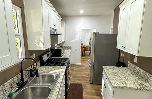 Florence-Graham House | Cozy 2BR/2BA Duplex Downtown LA