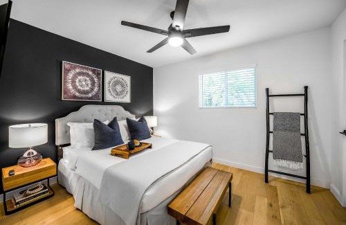 South Lamar House | Cozy 2BR Condo in Vibrant SoLa