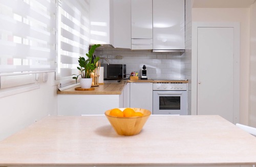 Golden Triangle of Art Apartment | Cozy 2BR Duplex - 2 min. walk to Plaza Santa Ana