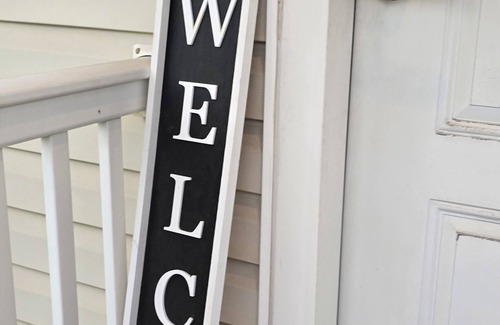 Taylor Apartment | Cozy 2BR - Fast Wi-Fi - HWY Exit