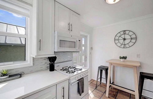 Lake Worth House | Cozy 2BR Getaway in Lake Worth Beach – Walk to the Ocean!