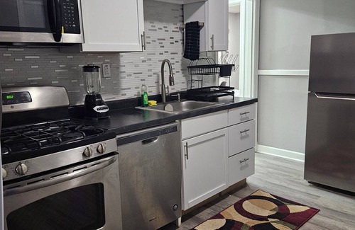 University City House | Cozy 2BR Home in Delmar Loop