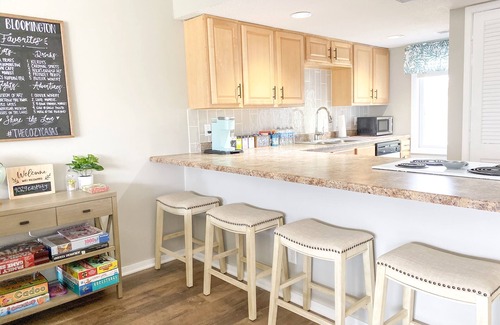 Avoca House | Cozy 2BR Lake Monroe Golf Condo IU Bloomington