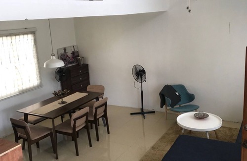 Davao House | Cozy 2BR Loft House with Kitchen & Parking