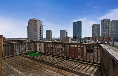 Old City Apartment | Cozy 2BR Retreat in the Heart of Old City