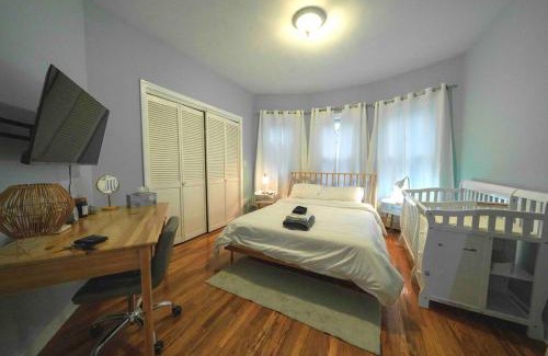 Medford Apartment | Cozy 2BR-Walk to Tufts & Green Line, Near Boston!