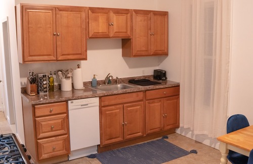 Medford Apartment | Cozy 2BR-Walk to Tufts & Green Line, Near Boston!