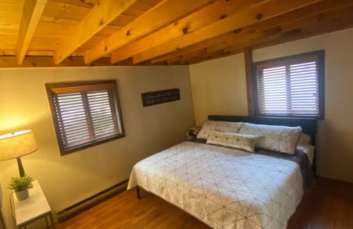 Beach Haven Ski Chalet | Cozy 3-bedroom chalet in charming Nescopeck with AC, WiFi, Hot Tub, King Beds