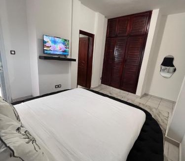Douala Apartment | Cozy 3 Bedroom Furnished Apartment,Bonamousadi
