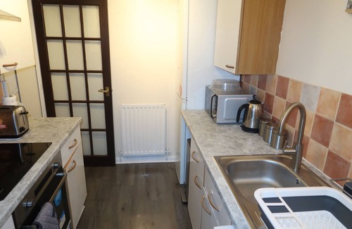 Bletchley House | Cozy 3-bedroom home in Milton Keynes with free parking and WiFi