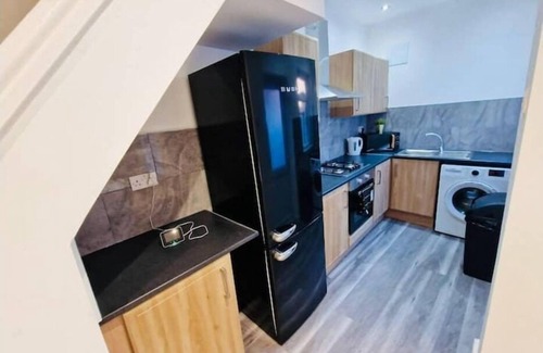 Liverpool House | Cozy 3-Bedroom House Perfect at Hinton!