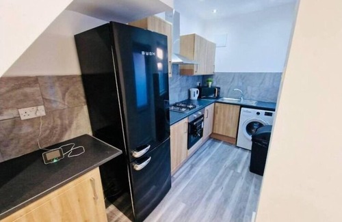 Liverpool House | Cozy 3-Bedroom House Perfect at Hinton!