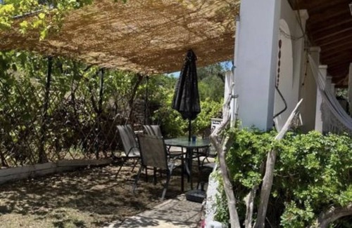Agios Ioannis House | Cozy 3 bedrooms Corfu Bungalow 5 minutes to Aqualand!