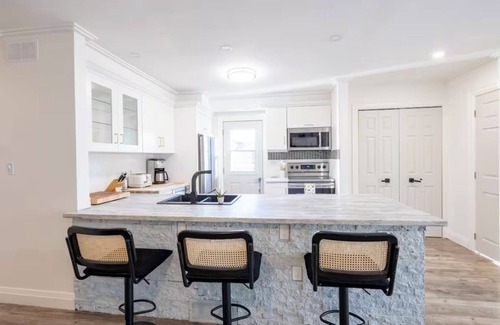 St. Catharines House | Cozy 3Bed w/Pool, Hot Tub & Fire Pit – 15 Mins to Falls