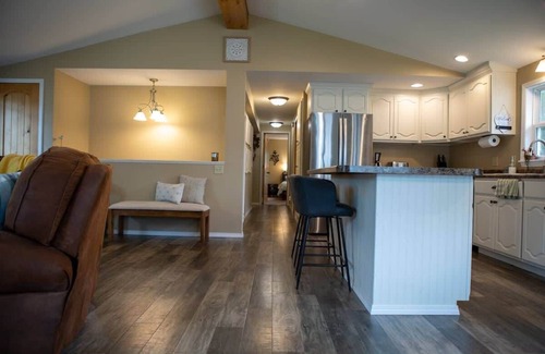 Marshfield House | Cozy 3BR, 1.5BA home in Marshfield