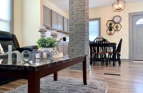 Downtown Niagara Falls House | Cozy 3BR 1BA Short drive to Niagara Falls