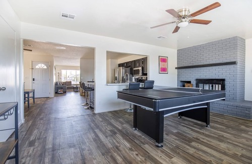 Alhambra House | Cozy 3BR House Near Attractions & Shopping