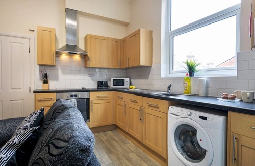 Forest Fields House | Cozy 4-Bed Home Near Nottingham's Best Attractions | Pass the Keys