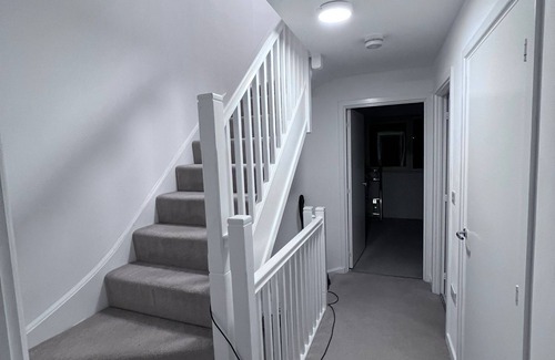 Dartford House | Cozy 4 Bed House ~ Entire Home in Kent Parking/Contractor/Family/Corporate