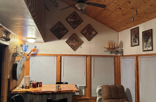 Bagley Cabin | Cozy 4-bedroom cabin with AC, WiFi in River of Lakes!