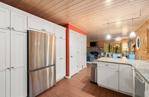 Remsen House | Cozy 4-Bedroom Cottage Nestled in the Trees by Kayuta Lake