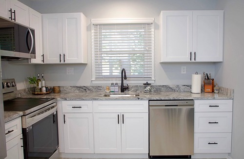 Town Bank House | Cozy 4-bedroom house in North Cape May with WiFi, AC, sleeps 8