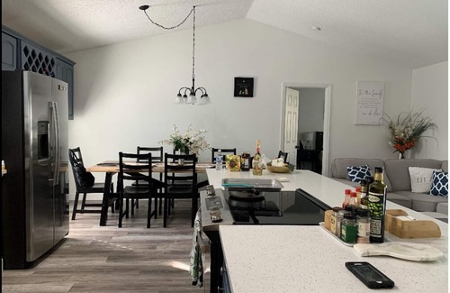 Poinciana House | COZY 4-BEDROOM HOUSE WITH PRIVATE POOL ONLY 30 MINUTES FROM DISNEY!