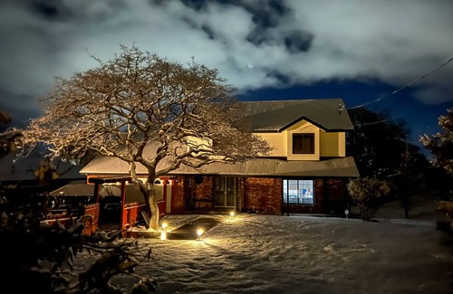 Golden Hills House | Cozy 4-bedroom house in charming Tehachapi with WiFi, AC