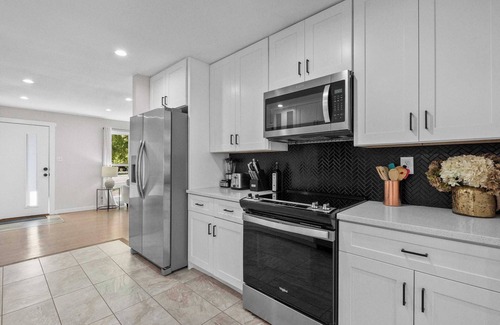 Arvada Plaza Area House | Cozy 4B｜Single Story｜Backyard for Pets｜Flex-Lease｜Garage & Street Parking #42222