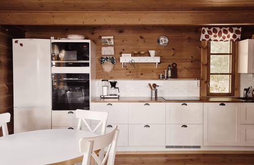 Asikkala Cabin | Cozy 4BR Lakeside Cabin with Sauna & Outdoor Grill