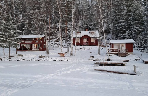 Asikkala Cabin | Cozy 4BR Lakeside Cabin with Sauna & Outdoor Grill
