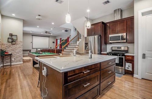 Riverside Terrace House | Cozy 6BR Home X MedCtr X NRG Stadium X Fast Wi-Fi