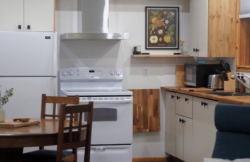 East Kootenay Apartment | Cozy alpine retreat minutes from the ski hill and golf course