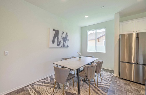 Lancaster House | Cozy and Chic Home in Lancaster - Spacious & Convenient for Long Stays #41589