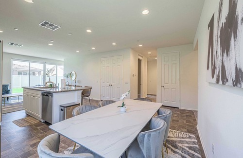 Lancaster House | Cozy and Chic Home in Lancaster - Spacious & Convenient for Long Stays #41589