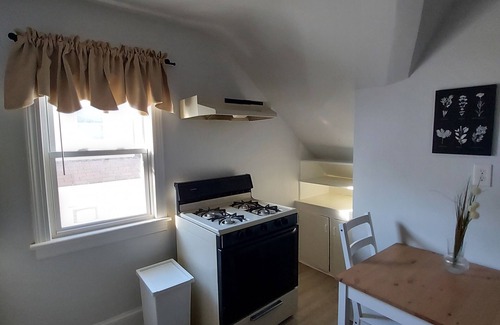 Ewing Apartment | Cozy and Clean 1-Bdr Apt in a Quiet Neighborhood