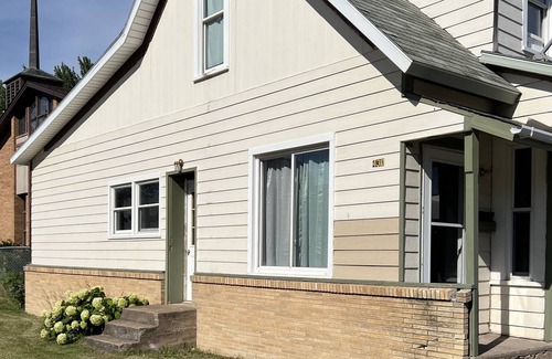 Pine City House | Cozy and Clean