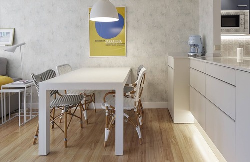 Zarautz Apartment | Cozy and comfortable apartment one step from the beach with swimming pool