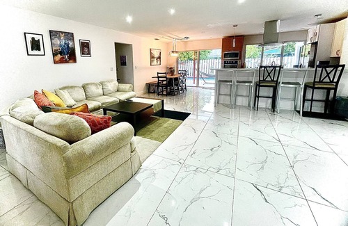 Sunrise House | Cozy and Comfortable home to enjoy with family and friends