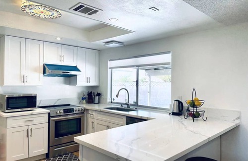 Canyon Gate Bed & Breakfast | Cozy and convenient single bedroom, safe and close to everything