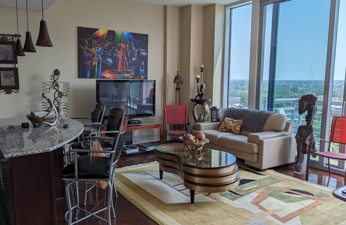 Downtown Greensboro Condo | Cozy and luxurious condo centrally located in downtown Greensboro. Pet friendly!